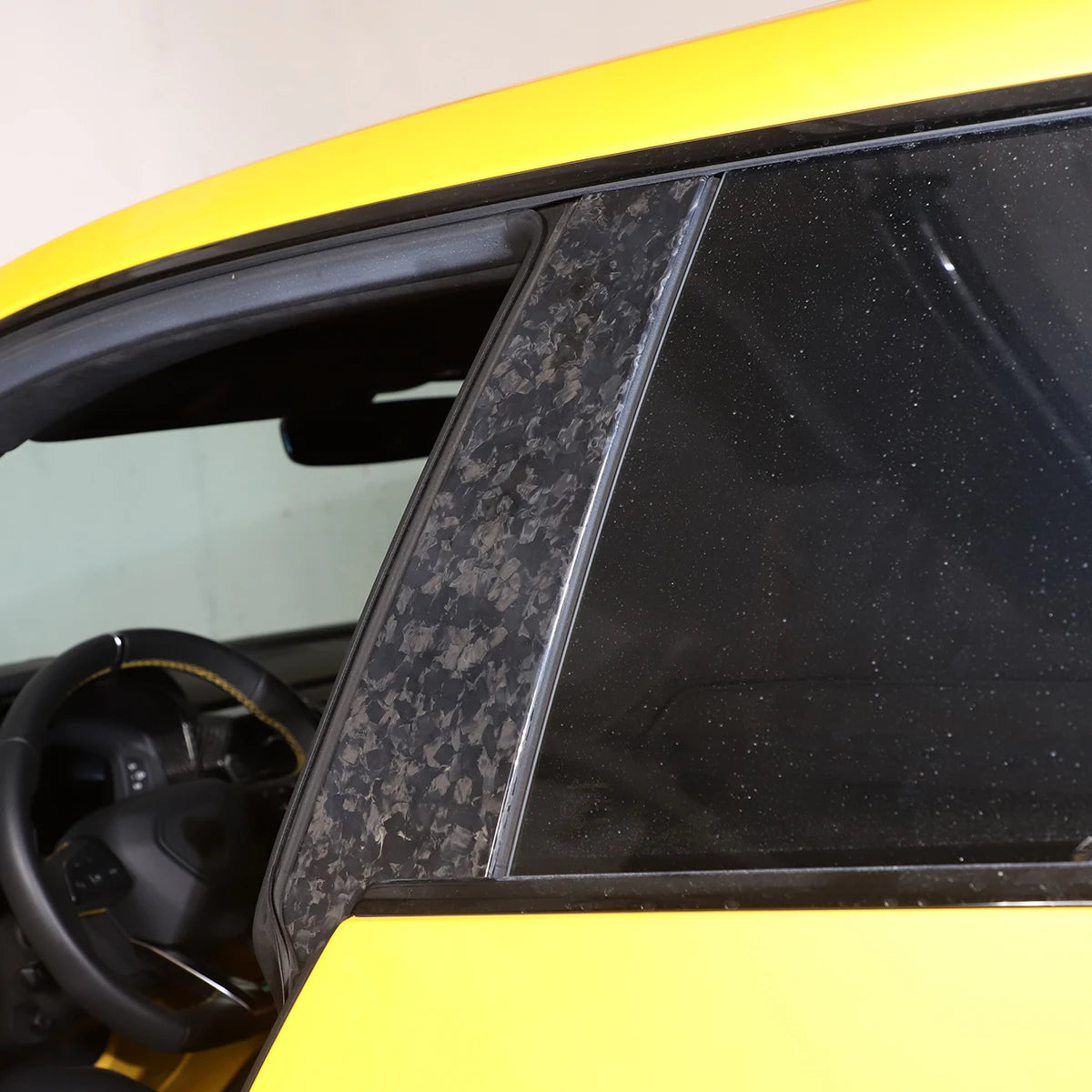 Lamborghini Urus – Pillar Cover