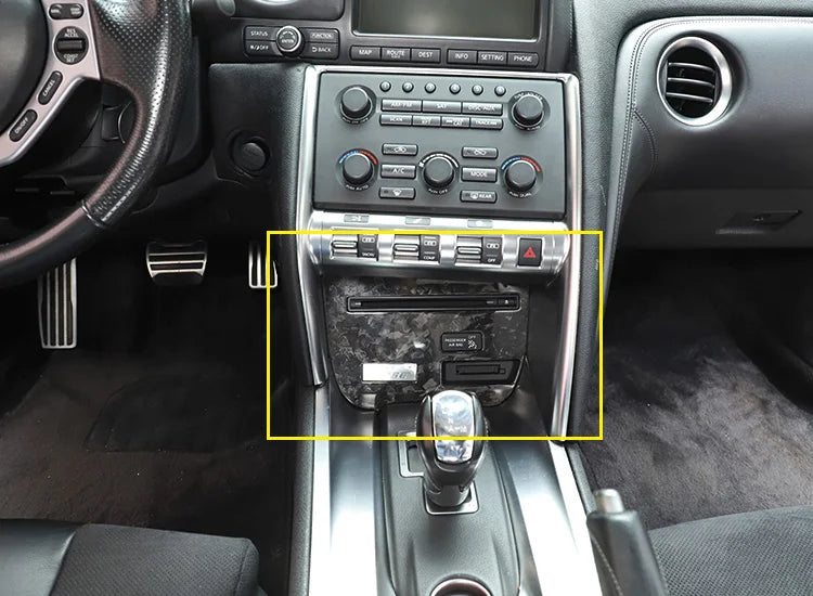 Nissan GTR – Car Radio