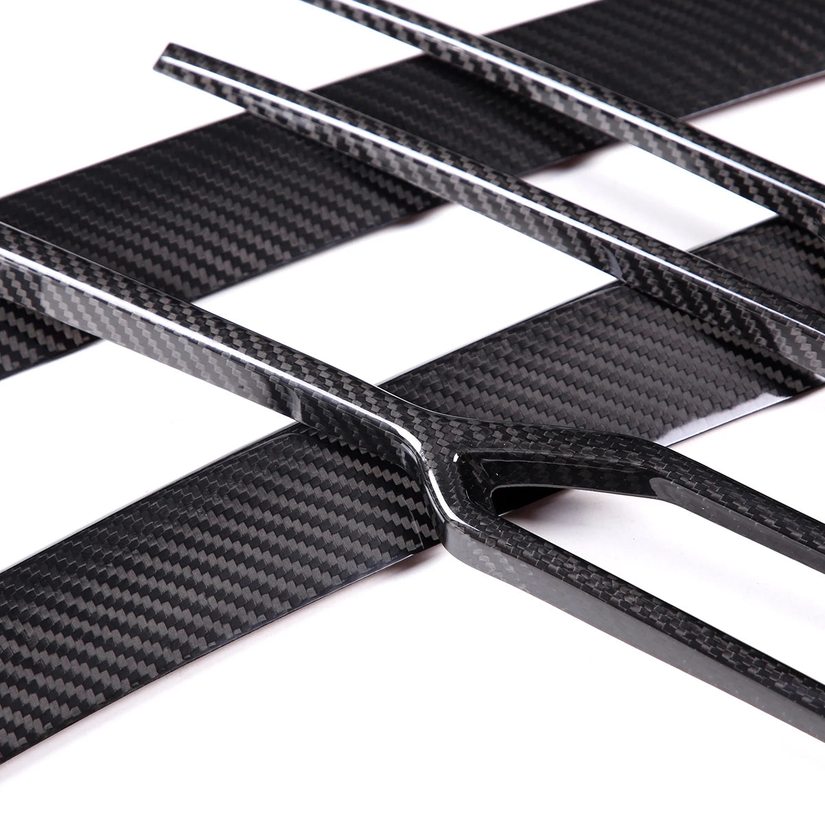 Lamborghini Urus – Front Grille Cover