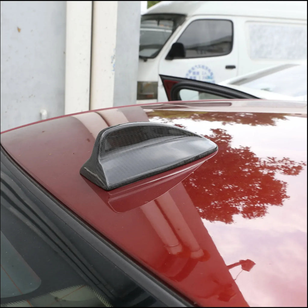 BMW 7 Series E60 – Shark Fin Antenna Cover