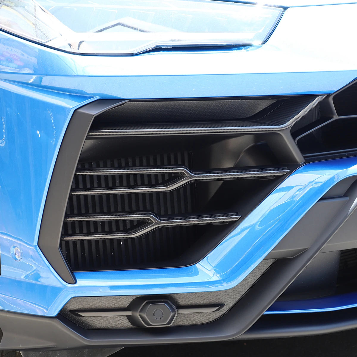 Lamborghini Urus – Front Grille Cover